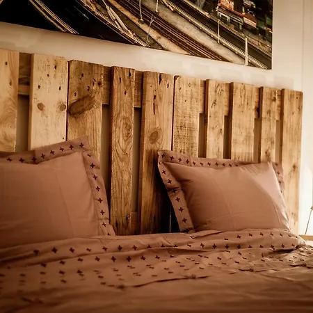 Green & Traditional Studio Apartment Bukarest