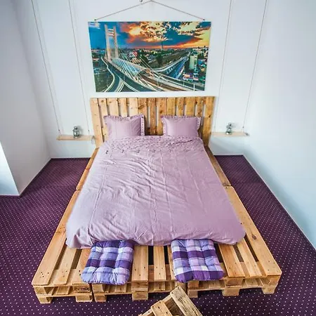 Green & Traditional Studio